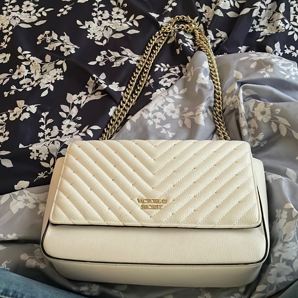 Victoria secret crossbody bad used 1 time